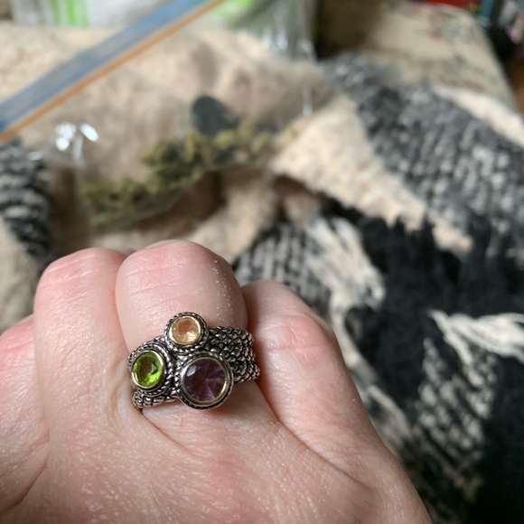 Sterling Silver Unique & Stylish Ring 💍 Size 8 NWOT - Picture 3 of 6